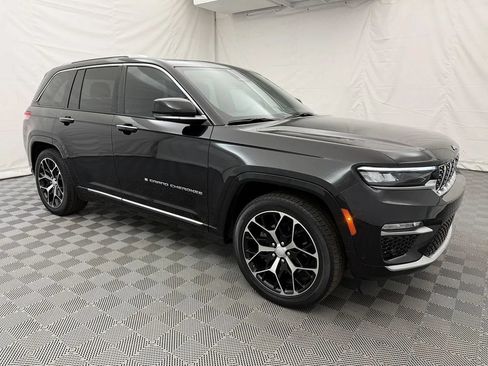 Used 2022 Jeep Grand Cherokee Summit AWD/4WD image 3