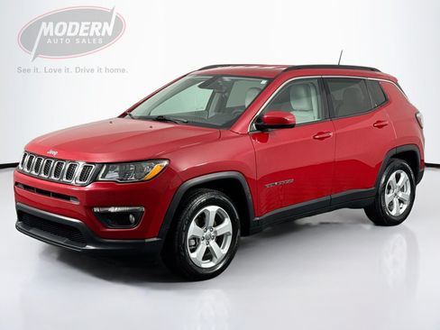 Used 2021 Jeep Compass Latitude FWD image 1