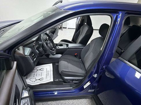 Used 2023 Nissan Rogue SV FWD image 11