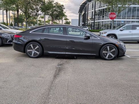 Used 2023 Mercedes-Benz EQS 450+ Sedan image 4