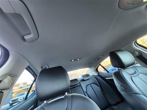 Used 2023 Genesis G70 2.0T image 24