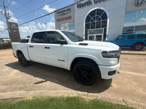 Used 2025 RAM 1500 Big Horn AWD/4WD image 2