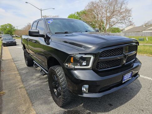 Used 2016 RAM 1500 Express w/ Black Ram 1500 Express Group image 9