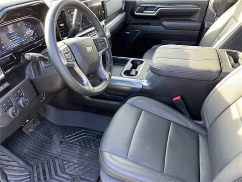 Used 2025 Chevrolet Silverado 2500 LTZ w/ LTZ Convenience Package image 24