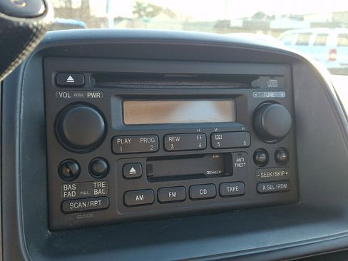 Used 2004 Honda CR-V LX image 16