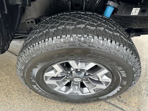 Certified 2023 Toyota Tacoma TRD Off-Road w/ TRD Premium Off Road Package AWD/4WD image 27