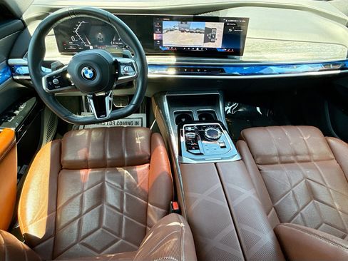 Used 2023 BMW 760i xDrive AWD/4WD image 16