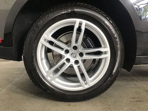 Certified 2026 Porsche Macan AWD/4WD image 13