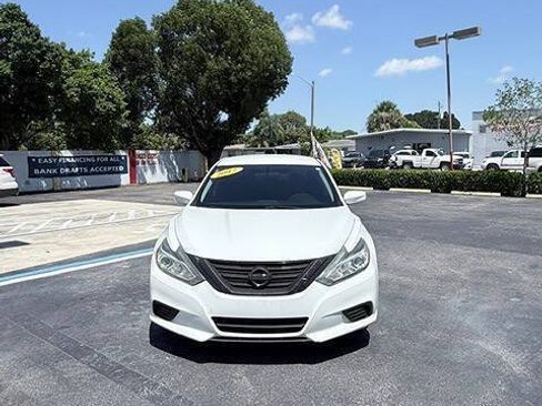 Used 2017 Nissan Altima 2.5 S w/ Power Driver Seat Package FWD image 9