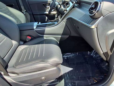 Used 2025 Mercedes-Benz GLC 350e 4MATIC image 21