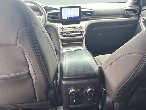 Used 2021 Ford Explorer XLT RWD image 26