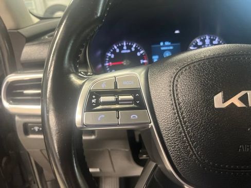 Used 2022 Kia Telluride LX AWD/4WD image 14