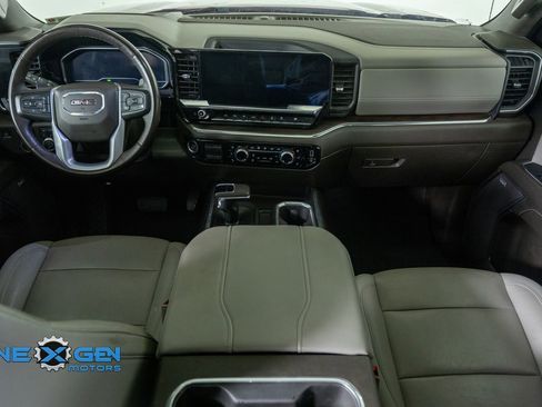 Used 2023 GMC Sierra 1500 SLT AWD/4WD image 30
