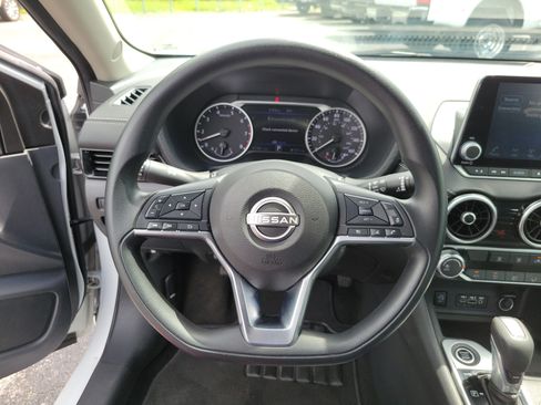 Used 2024 Nissan Sentra SV FWD image 24