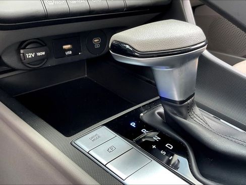 Used 2024 Hyundai Elantra SEL image 23