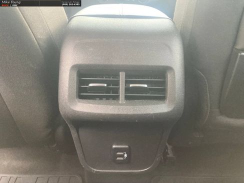 Used 2018 GMC Terrain SLE w/ Driver Convenience Package FWD image 16