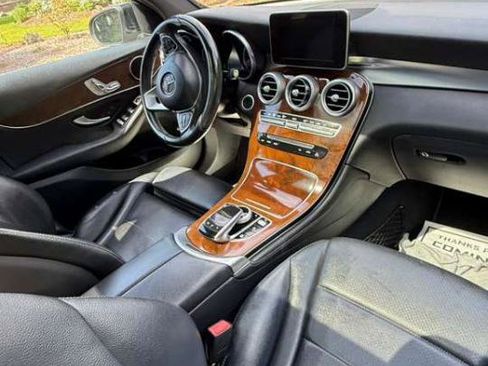Used 2017 Mercedes-Benz GLC 300 image 10