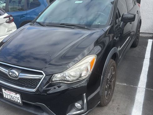 Used 2017 Subaru Crosstrek 2.0i Premium w/ Moonroof Package AWD/4WD image 1