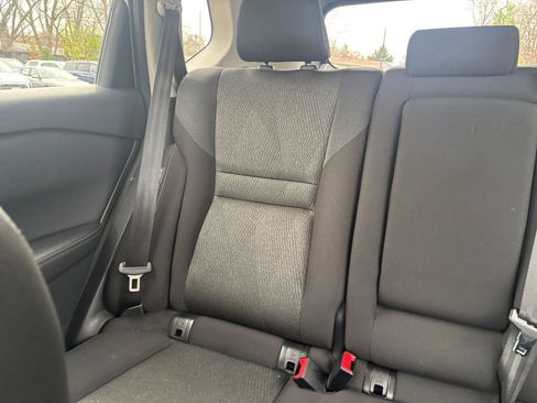 Used 2025 Nissan Rogue SV FWD image 40