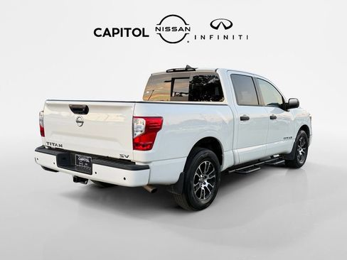 Used 2022 Nissan Titan SV w/ Accessory Utility Package image 5