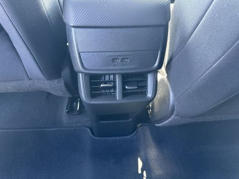 Used 2026 Chevrolet Equinox LT FWD image 19