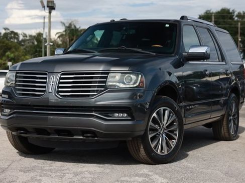 Used 2016 Lincoln Navigator Select RWD image 1