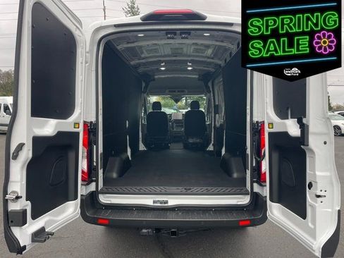 New 2026 Ford Transit 250 148 Medium Roof w/ Load Area Protection Package image 26