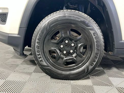 Used 2019 Jeep Compass Sport AWD/4WD image 30