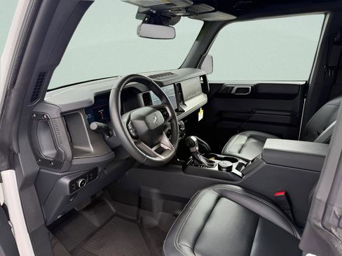 Used 2025 Ford Bronco Badlands AWD/4WD image 4