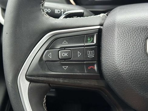 Used 2023 Jeep Grand Cherokee Altitude image 12