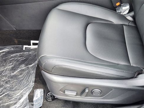 New 2026 Kia Sportage EX w/ EX Panorama Roof Package image 8