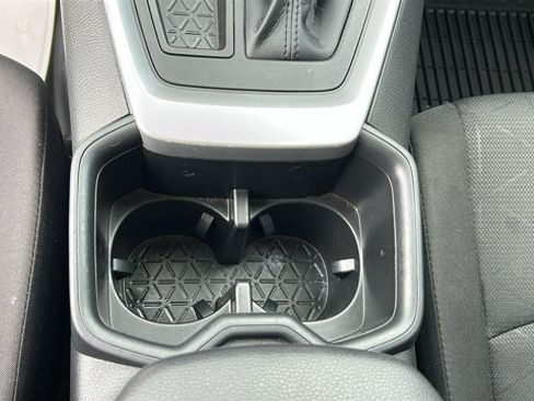 Used 2025 Toyota RAV4 XLE FWD image 23