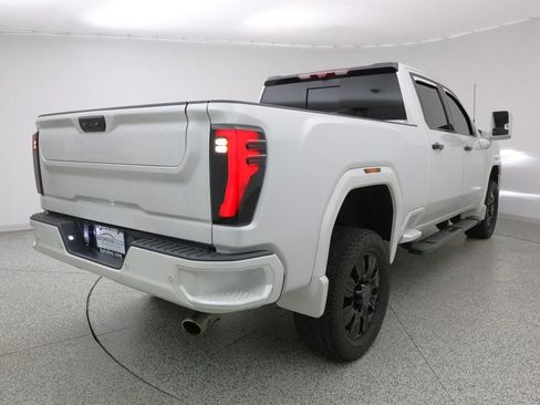 Used 2024 GMC Sierra 2500 Denali w/ Denali Reserve Package AWD/4WD image 3