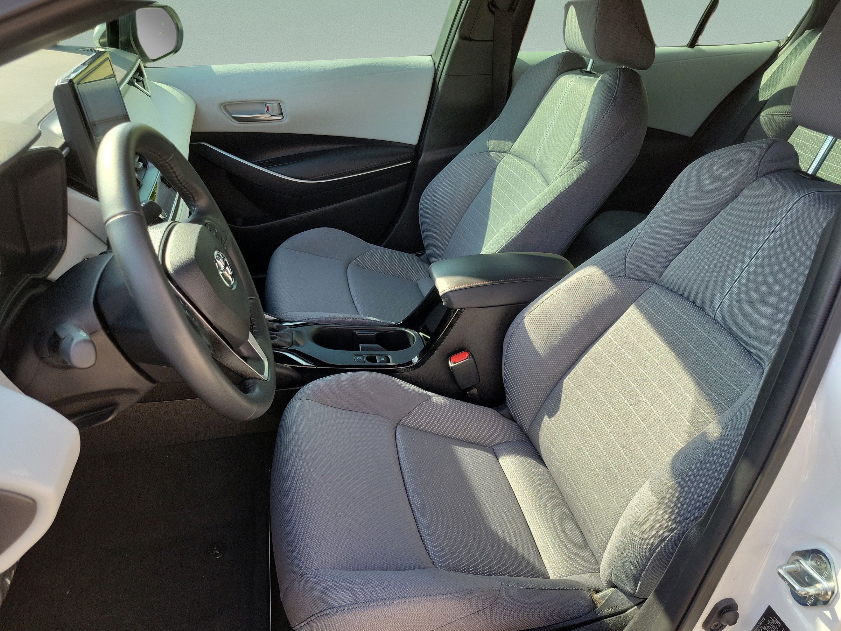 Certified 2025 Toyota Corolla SE FWD image 9