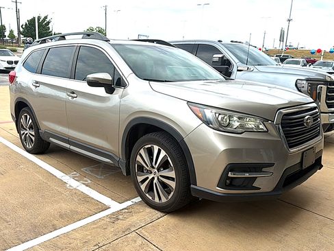 Used 2020 Subaru Ascent Limited w/ Technology Package AWD/4WD image 3