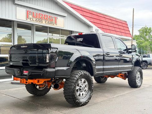 Used 2021 Ford F250 Lariat w/ Lariat Value Package AWD/4WD image 3
