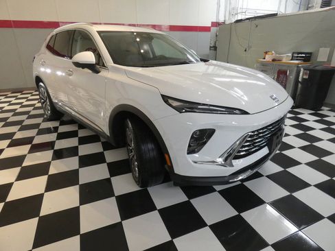 Used 2025 Buick Envision Preferred image 3