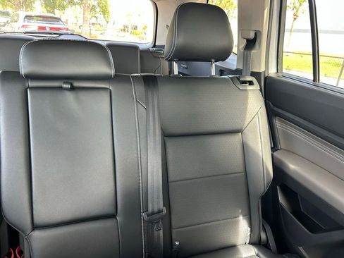 Used 2023 Volkswagen Atlas SE w/ Black Wheel Package image 13