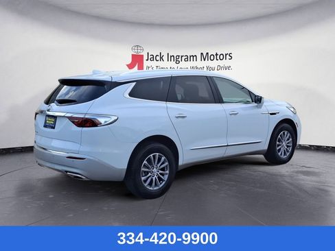 Used 2024 Buick Enclave Premium image 5