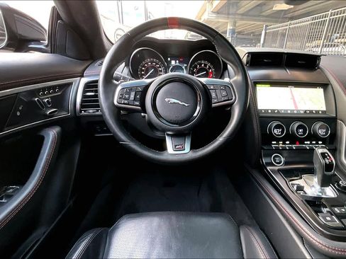 Used 2020 Jaguar F-TYPE Coupe image 5