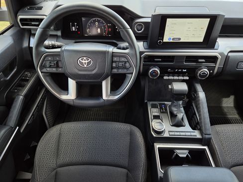 Used 2026 Toyota 4Runner SR5 RWD image 10