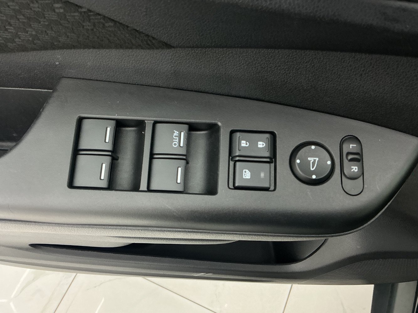 Used 2015 Honda CR-V EX image 40