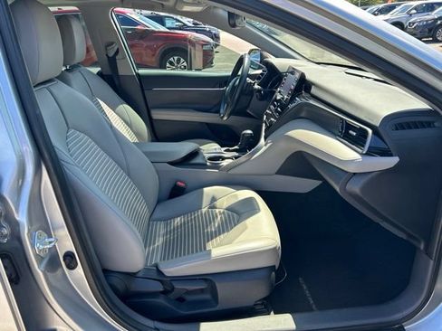 Used 2023 Toyota Camry SE w/ Convenience Package FWD image 12