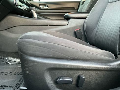 Used 2024 Nissan Altima 2.5 SV image 24