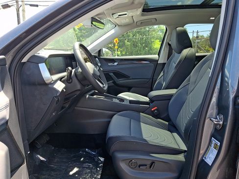 New 2026 Volkswagen Tiguan SE AWD/4WD image 9