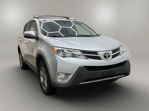 Used 2015 Toyota RAV4 XLE FWD image 2