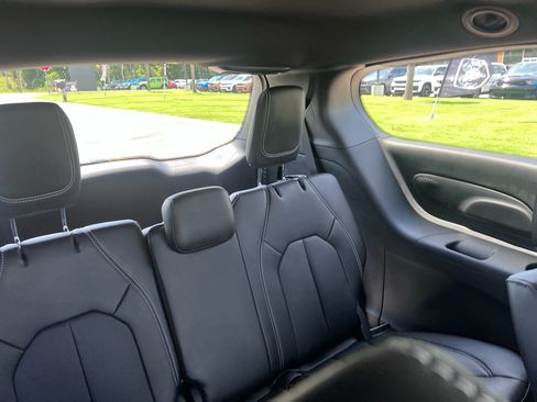 New 2027 Chrysler Pacifica Select w/ Family Tech Group FWD image 15