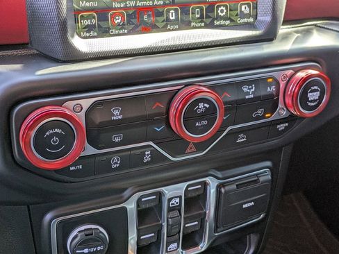 Used 2023 Jeep Gladiator Rubicon w/ LED Lighting Group image 23