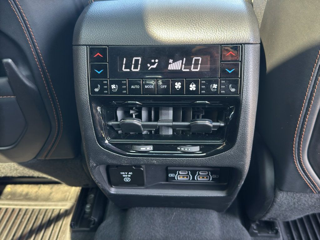 Used 2023 Jeep Grand Cherokee L Summit AWD/4WD image 6