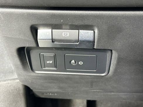 Used 2022 Land Rover Range Rover Evoque R-Dynamic SE image 25